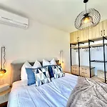 Feel The Spirit Apartment